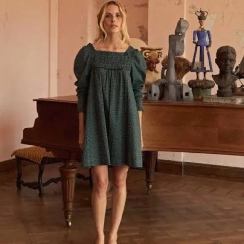 Doen Serene Dress in Evergreen Winter Ditsy